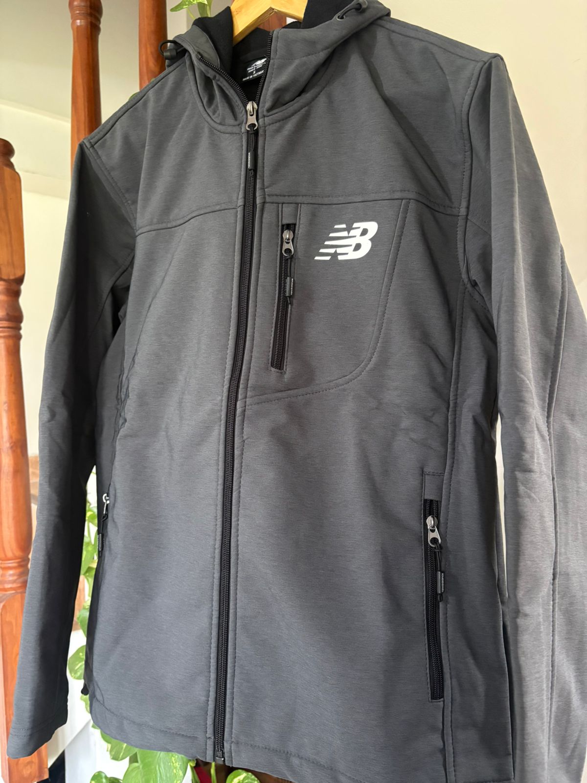 Campera NEW BALANCE - Talle S - Imagen 1